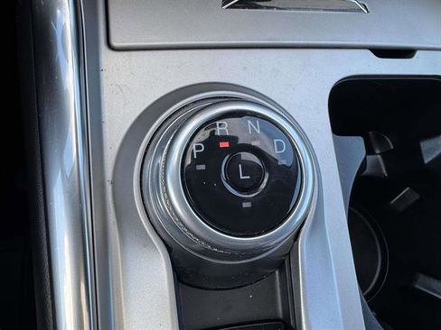 Used 2022 Ford Explorer XLT w/ Equipment Group 202A image 17