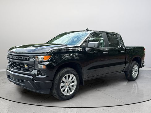 New 2026 Chevrolet Silverado 1500 Custom RWD image 3