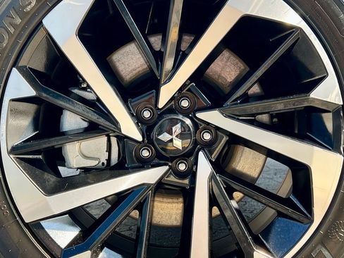 Used 2024 Mitsubishi Outlander SE image 13