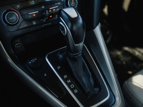 Used 2018 Ford Focus Titanium image 21