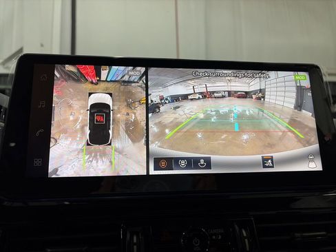 New 2026 Nissan Pathfinder Platinum image 17