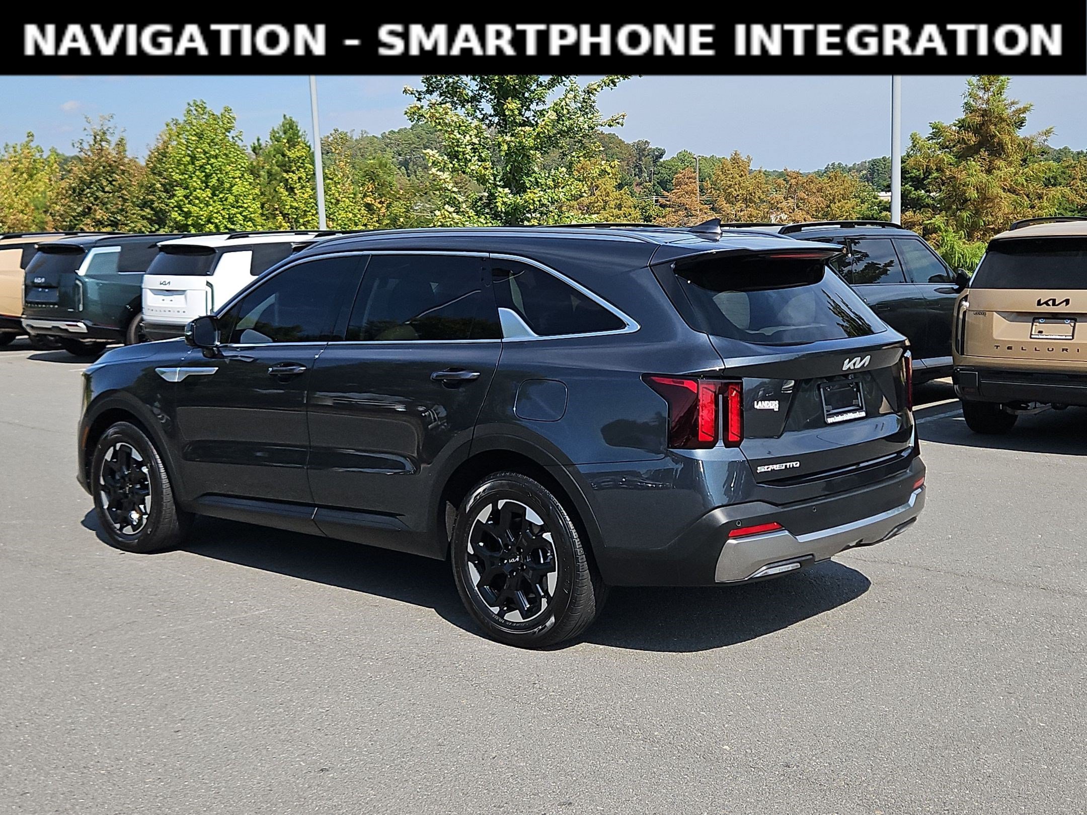 Used 2025 Kia Sorento S FWD image 5