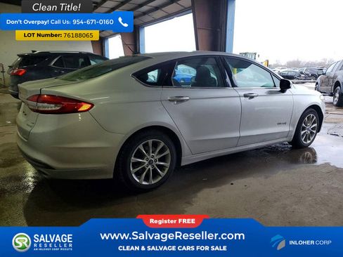 Used 2017 Ford Fusion SE image 4
