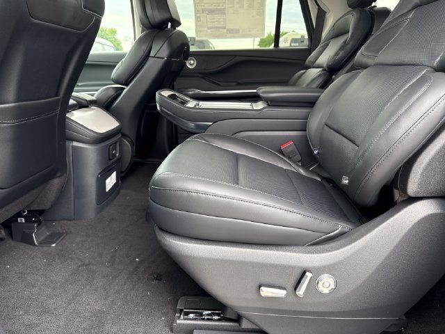 New 2027 Lincoln Navigator L Reserve AWD/4WD image 14