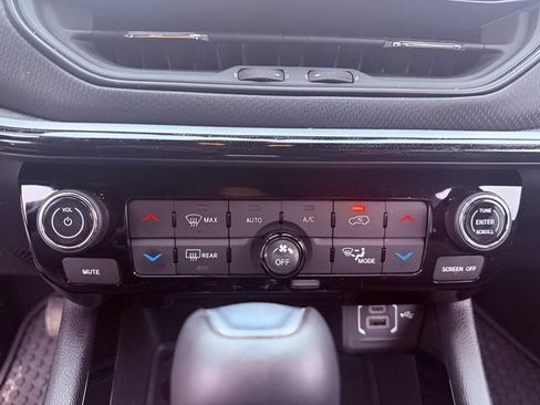 Used 2025 Jeep Compass Trailhawk w/ Trailhawk Elite Group image 21