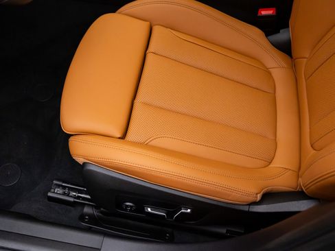 New 2026 BMW 330i xDrive Sedan w/ M Sport Package image 15