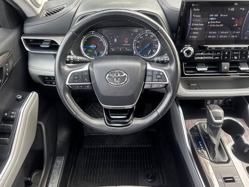 Used 2022 Toyota Highlander Limited image 18