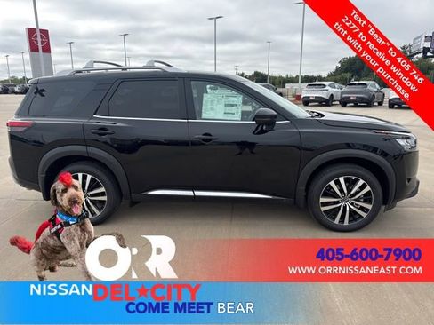 New 2025 Nissan Pathfinder Platinum image 6