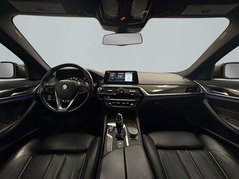 Used 2018 BMW 540i xDrive image 13