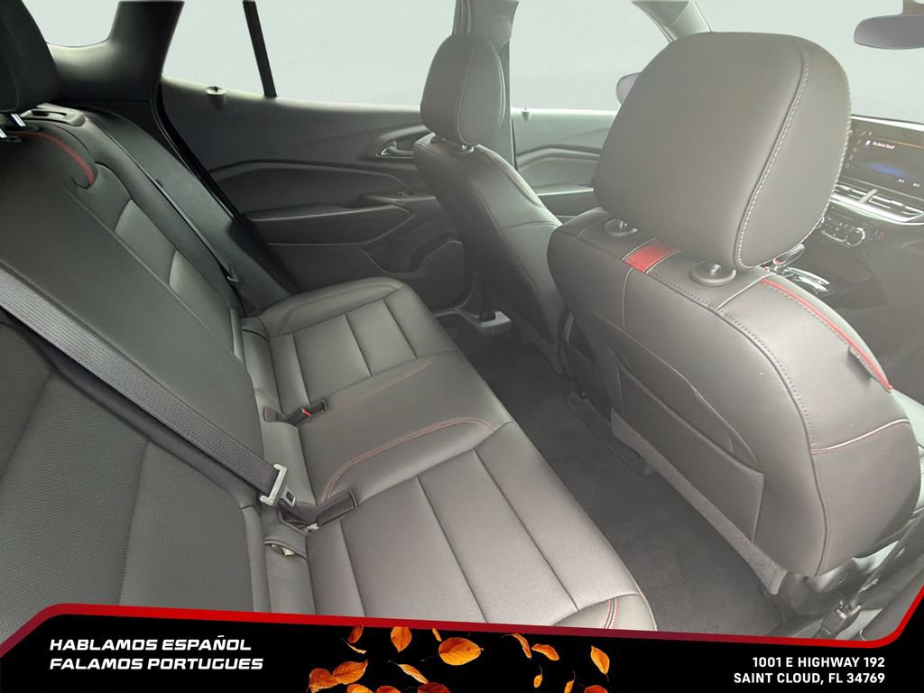 Certified 2025 Chevrolet Trax RS w/ Sunroof Package FWD image 28