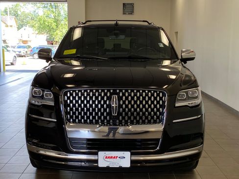 Certified 2024 Lincoln Navigator Black Label image 3