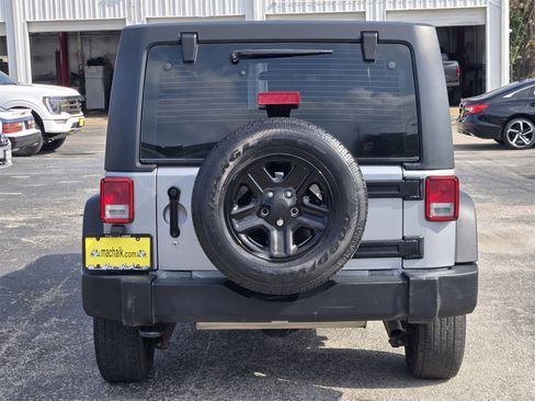 Used 2018 Jeep Wrangler Unlimited Sport w/ Connectivity Group image 6