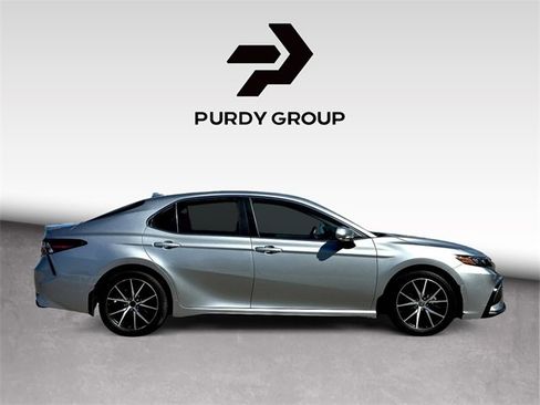 Used 2024 Toyota Camry SE w/ Convenience Package image 9