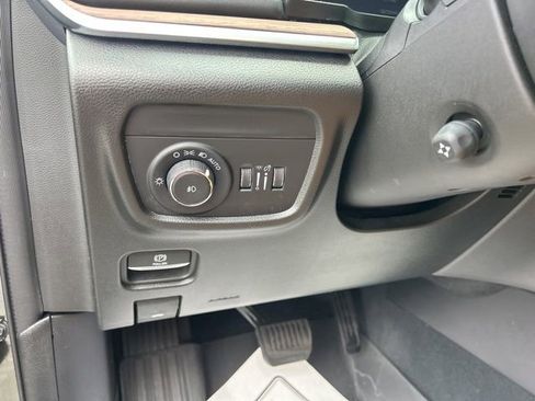 Used 2023 Jeep Grand Cherokee Summit w/ Luxury Tech Group V AWD/4WD image 18