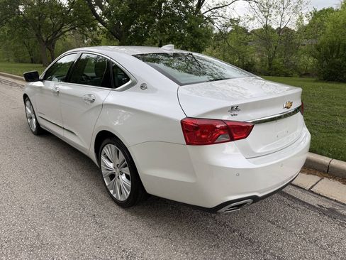 Used 2017 Chevrolet Impala Premier w/ Enhanced Convenience Package FWD image 3