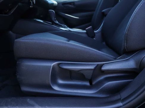 Used 2025 Toyota Corolla LE FWD image 20