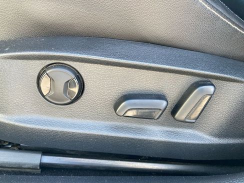 Used 2016 Volkswagen Golf R 4-Door image 13