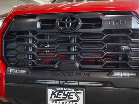 Used 2025 Toyota Tundra SR5 w/ SR5 Premium Package AWD/4WD image 8