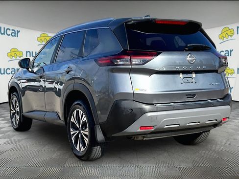 Used 2023 Nissan Rogue SV w/ SV Premium B Package image 4