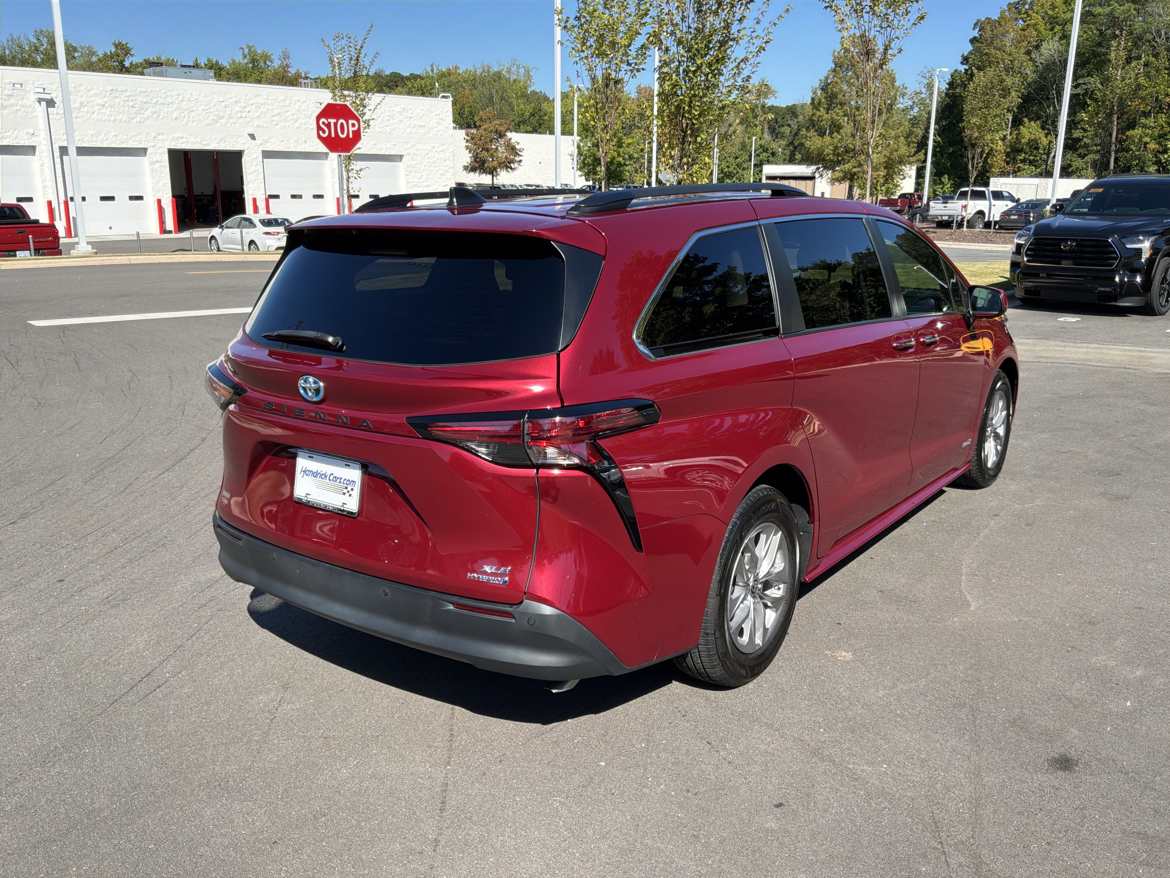 Used 2021 Toyota Sienna XLE FWD image 10