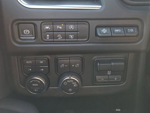 Used 2024 Chevrolet Tahoe High Country image 13