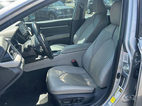 Used 2024 Toyota Camry SE FWD image 12