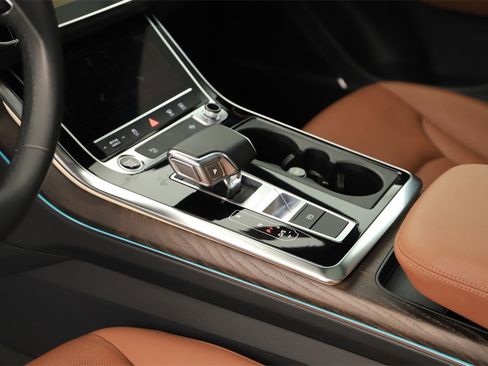 Used 2021 Audi Q8 Premium Plus image 17