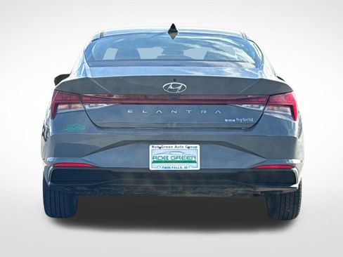 Used 2022 Hyundai Elantra Blue image 4