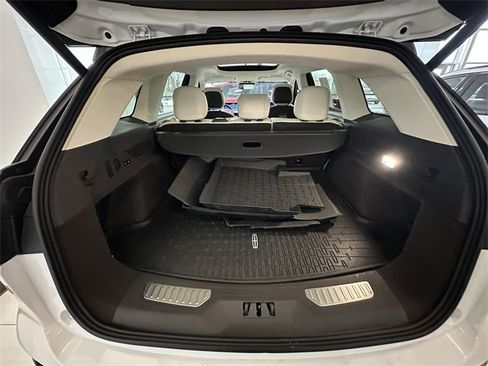 Certified 2024 Lincoln Nautilus Black Label image 40