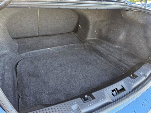 Used 2018 Ford Taurus SE image 13