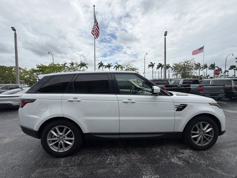 Used 2018 Land Rover Range Rover Sport SE AWD/4WD image 12