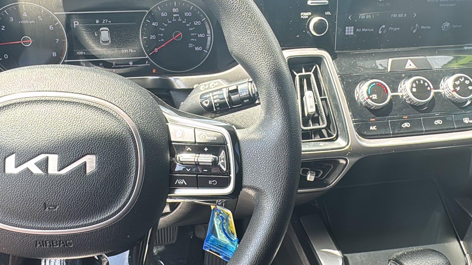 Used 2022 Kia Sorento LX AWD/4WD image 14
