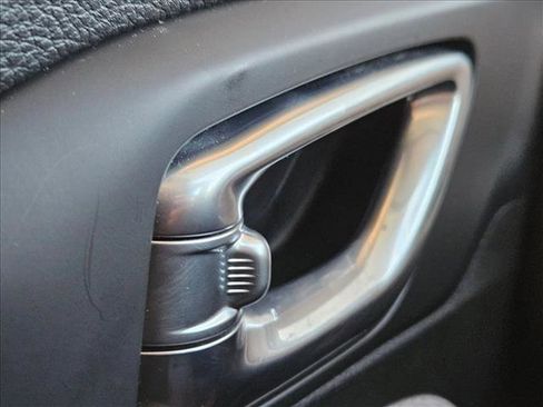 Used 2022 Jeep Compass Latitude image 17