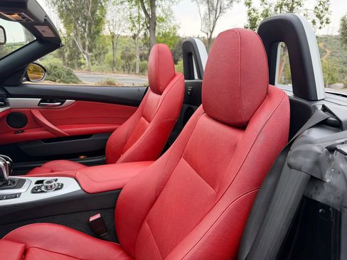 Used 2012 BMW Z4 sDrive28i w/ Sport Pkg image 12