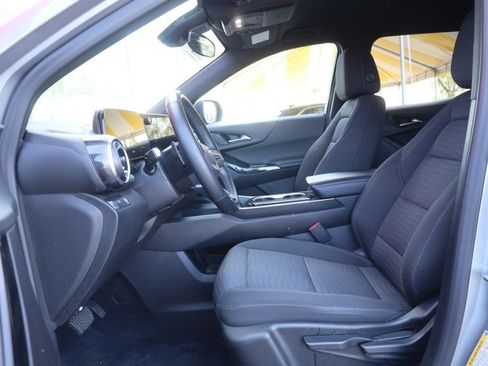 Used 2025 Chevrolet Equinox LT FWD image 25