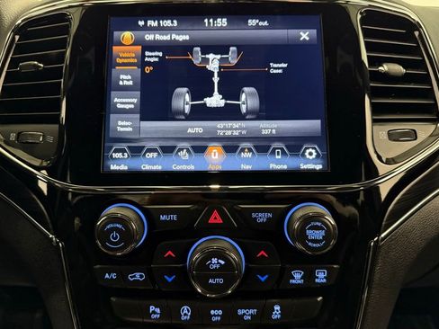 Used 2019 Jeep Grand Cherokee Limited image 32