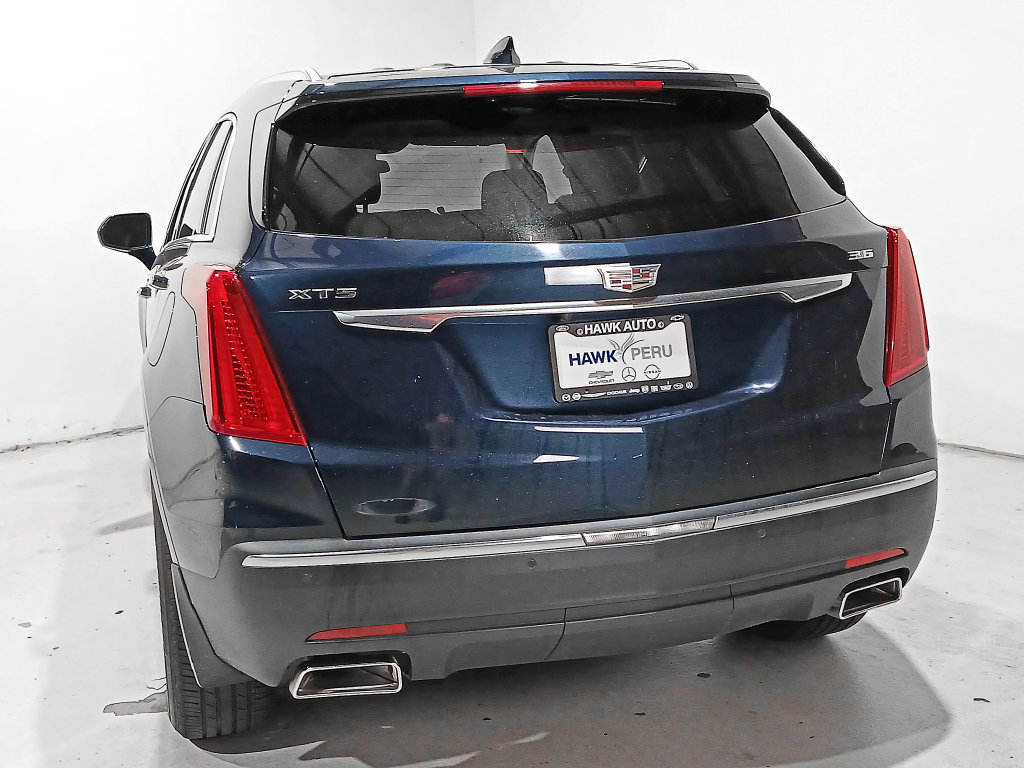 Used 2017 Cadillac XT5 Luxury w/ Driver Awareness Package FWD image 5