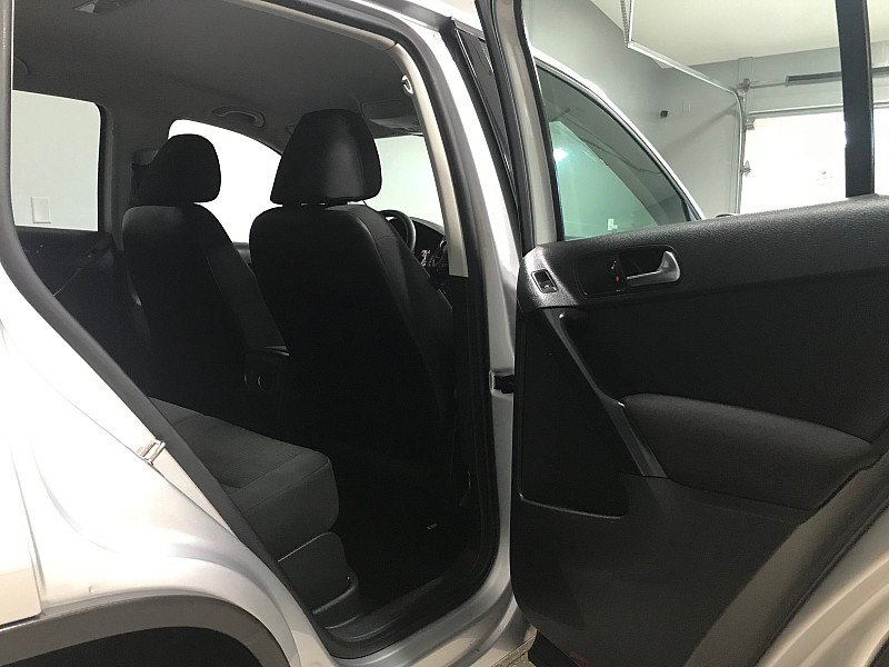 Used 2017 Volkswagen Tiguan Limited w/ Alloy Wheels Package AWD/4WD image 15