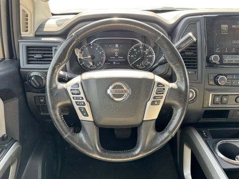 Used 2022 Nissan Titan SV w/ SV Convenience Package image 13