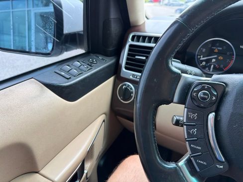 Used 2011 Land Rover Range Rover HSE AWD/4WD image 20