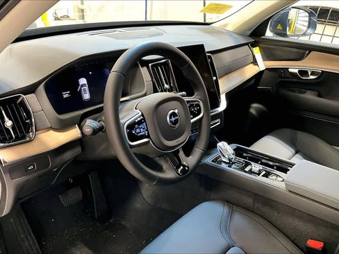 New 2026 Volvo XC90 B5 Plus w/ Protection Package Premier AWD/4WD image 9