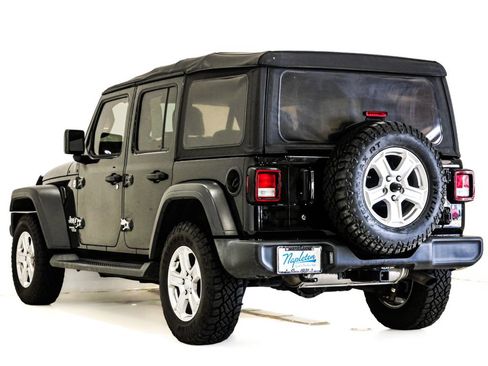 Used 2018 Jeep Wrangler Unlimited Sport S AWD/4WD image 9