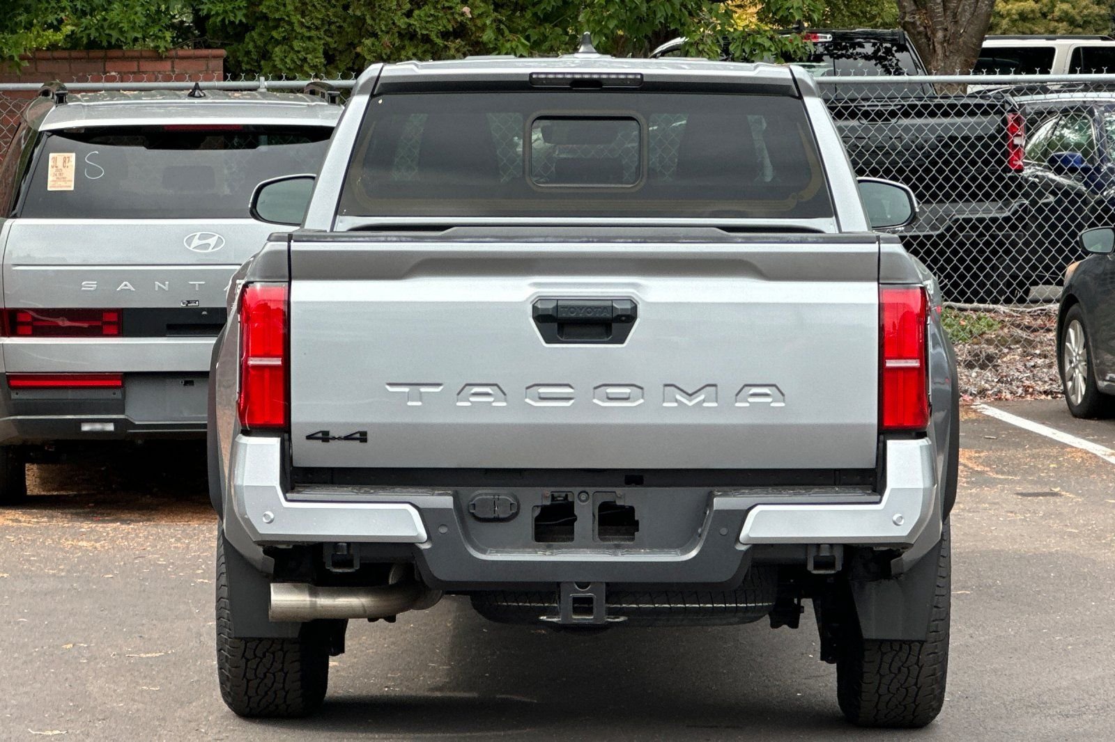 Used 2024 Toyota Tacoma TRD Off-Road w/ TRD Off Road Upgrade Package AWD/4WD image 5