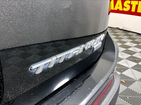 Used 2015 Ford Edge Titanium image 9