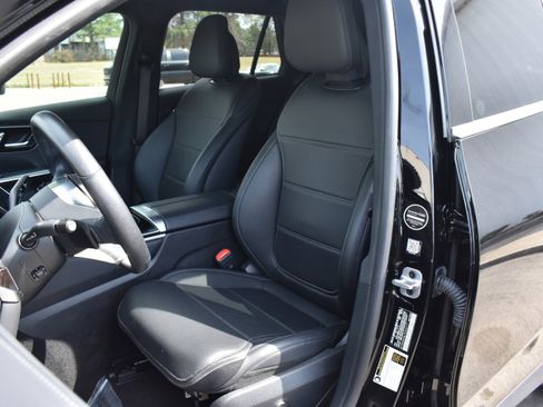 Used 2023 Mercedes-Benz GLC 300 4MATIC image 15