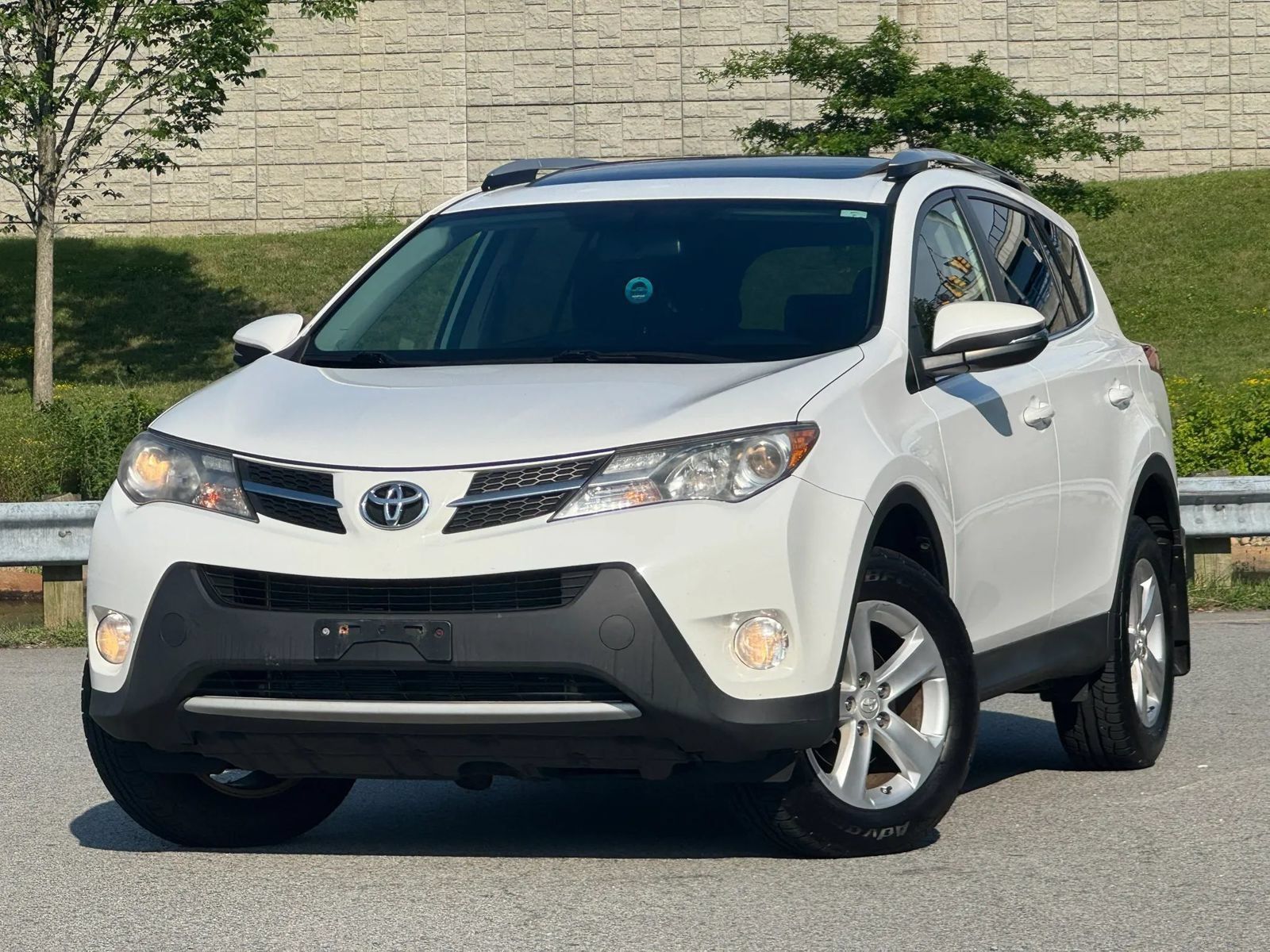 Used 2013 Toyota RAV4 XLE AWD/4WD image 1
