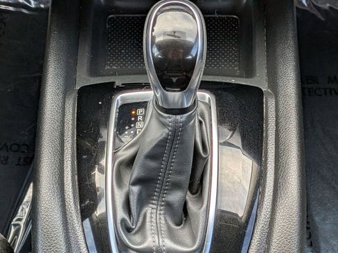 Used 2018 Nissan Rogue Sport S AWD/4WD image 28
