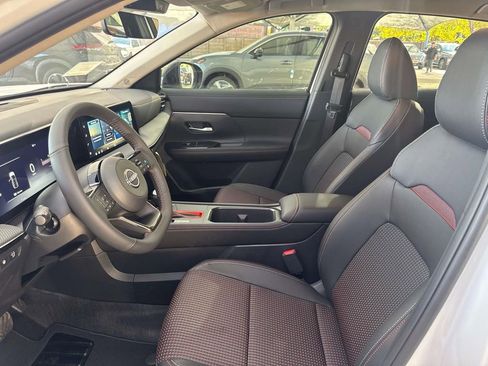 New 2026 Nissan Kicks SR w/ Illumination Package FWD image 8