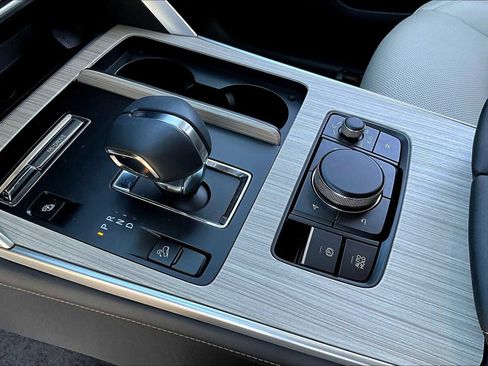 Used 2025 MAZDA CX-70 Plug-In Hybrid w/ Premium Pkg image 16