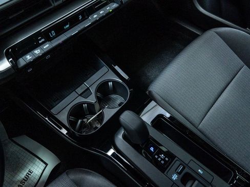 Used 2026 Toyota Prius LE image 18